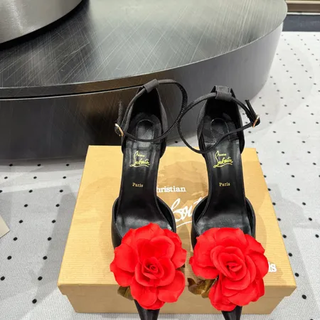 クリスチャン・ルブタン サンダル