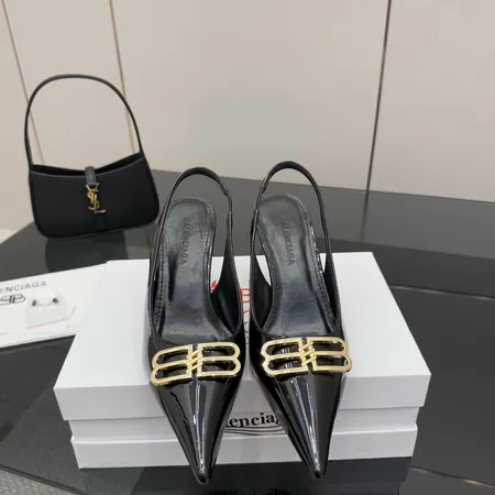 バレンシアガ サンダル