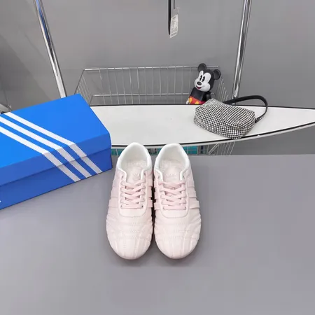 アディダス カジュアルシューズ