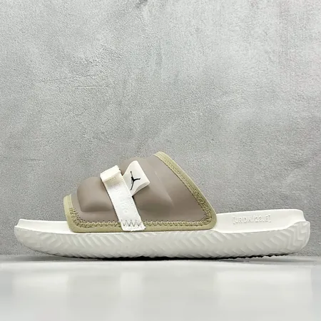 エアジョーダン スリッパ