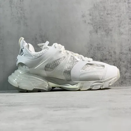 バレンシアガ スニーカー