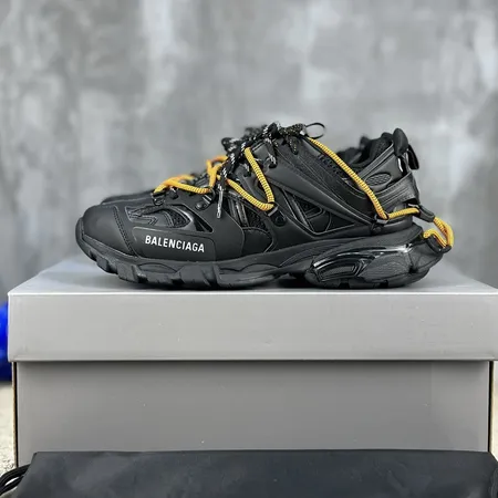 バレンシアガ スニーカー