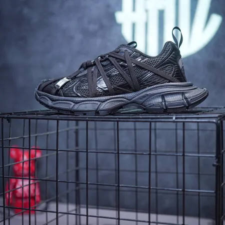 バレンシアガ スニーカー