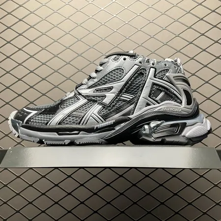 バレンシアガ スニーカー