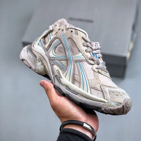 バレンシアガ スニーカー