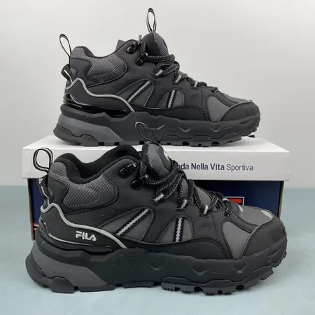 フィラ スニーカー