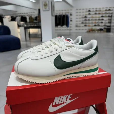 ナイキ スニーカー