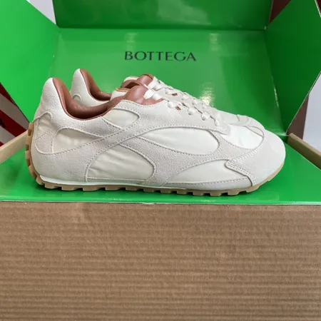 ボッテガ ヴェネタ カジュアルシューズ