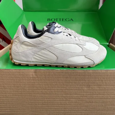 ボッテガ ヴェネタ カジュアルシューズ