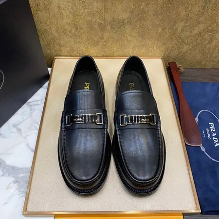 プラダ ビジネスシューズ