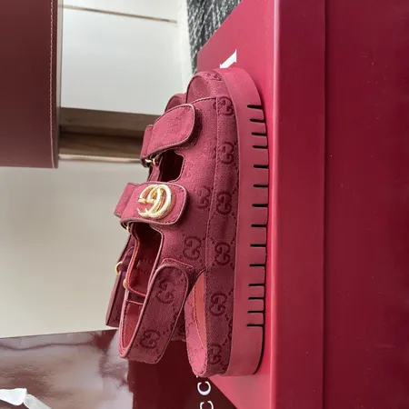 グッチ サンダル