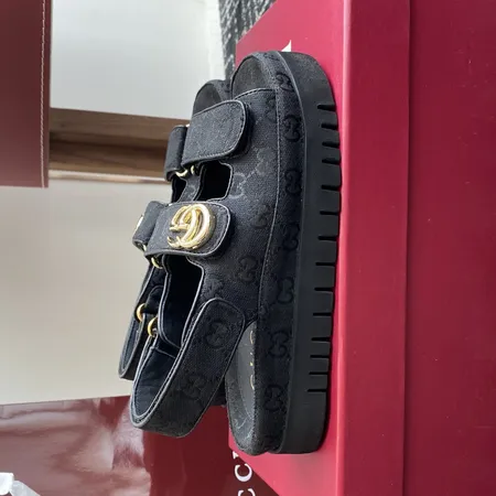 グッチ サンダル