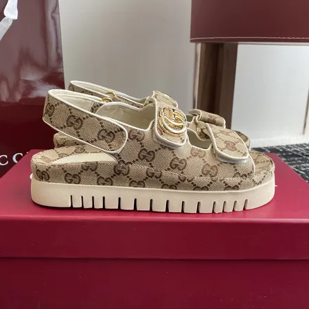 グッチ サンダル