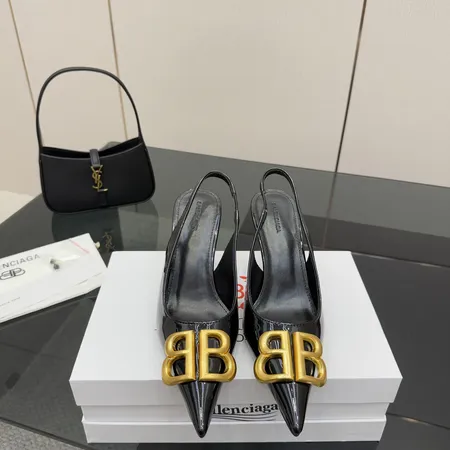 バレンシアガ サンダル