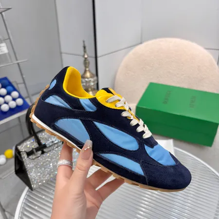 ボッテガ ヴェネタ カジュアルシューズ