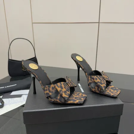 イブサンローラン サンダル