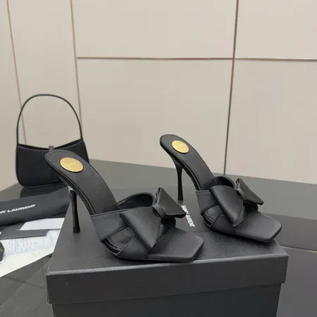 イブサンローラン サンダル