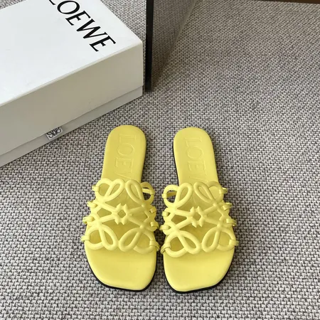 ロエベ スリッパ