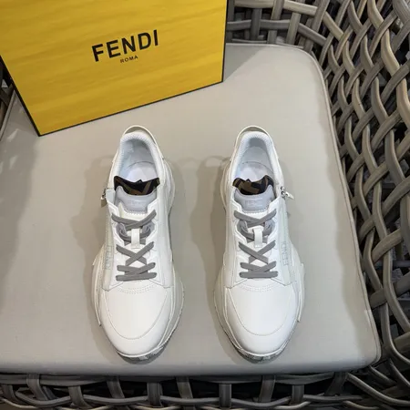 フェンディ スニーカー
