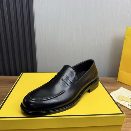 フェンディ ビジネスシューズ