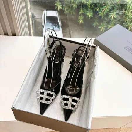 バレンシアガ サンダル