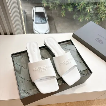 バレンシアガ スリッパ