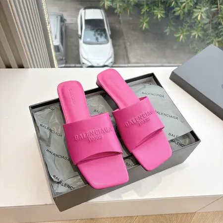 バレンシアガ スリッパ