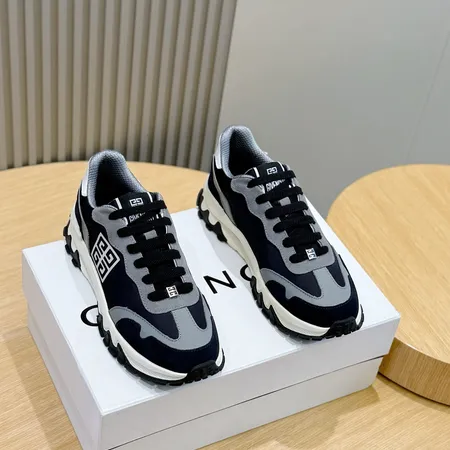 ジバンシィ カジュアルシューズ