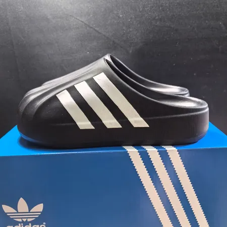 アディダス スリッパ