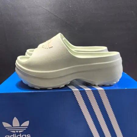 アディダス スリッパ