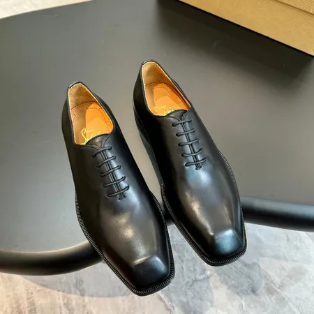 クリスチャン・ルブタン ビジネスシューズ