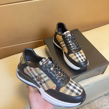 バーバリー ス カジュアルシューズ