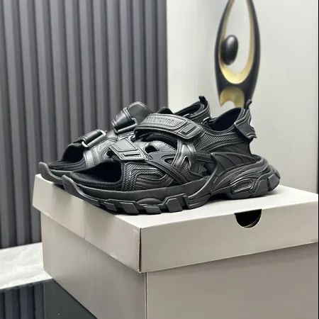 バレンシアガ サンダル