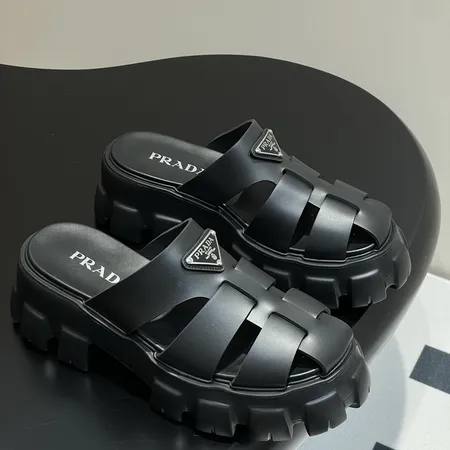 プラダ スリッパ