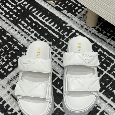 プラダ スリッパ