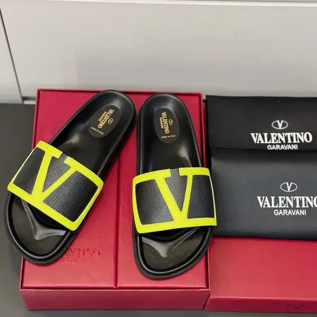 ヴァレンティノ スリッパ