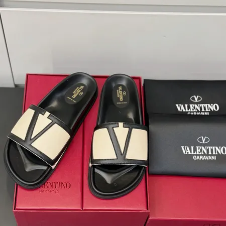ヴァレンティノ スリッパ