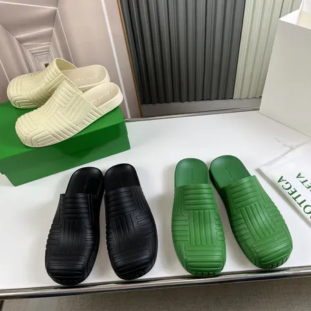 ボッテガ ヴェネタ スリッパ