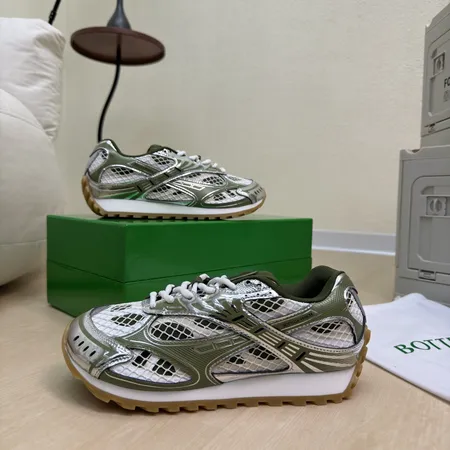 ボッテガ ヴェネタ カジュアルシューズ