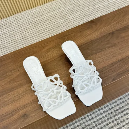 ロエベ スリッパ