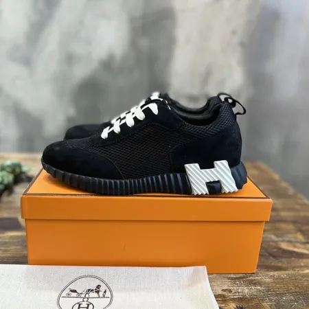 エルメス スニーカー