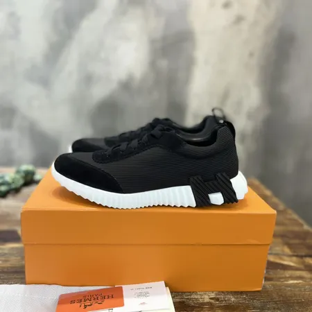 エルメス スニーカー