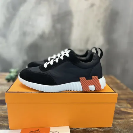 エルメス スニーカー