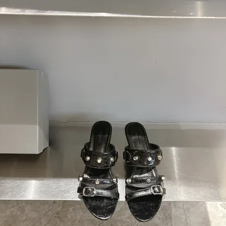 バレンシアガ サンダル