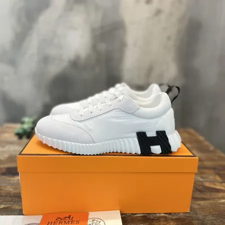 エルメス スニーカー