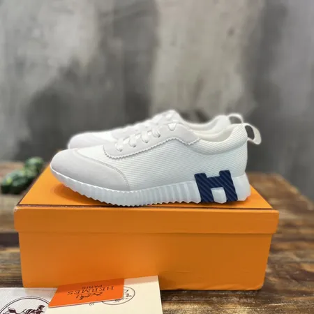 エルメス スニーカー