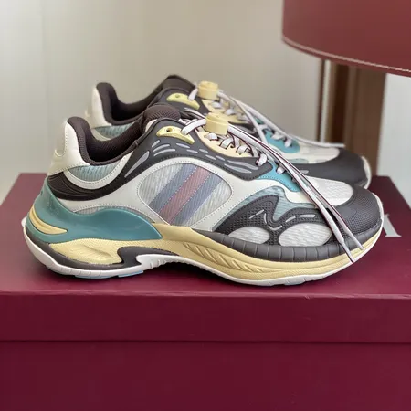 グッチ スニーカー