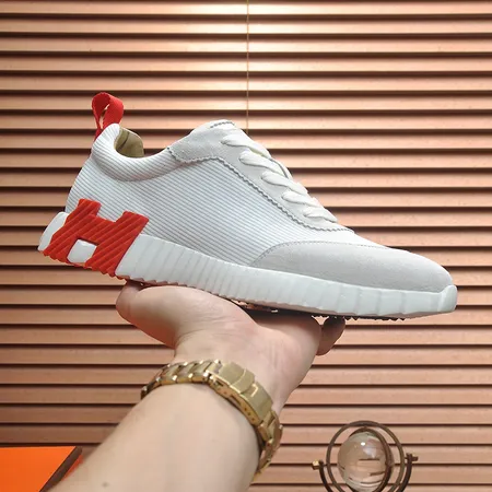 エルメス スニーカー