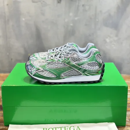 ボッテガ ヴェネタ カジュアルシューズ