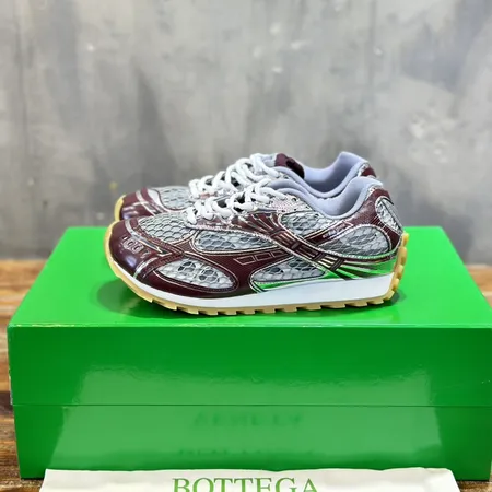 ボッテガ ヴェネタ カジュアルシューズ